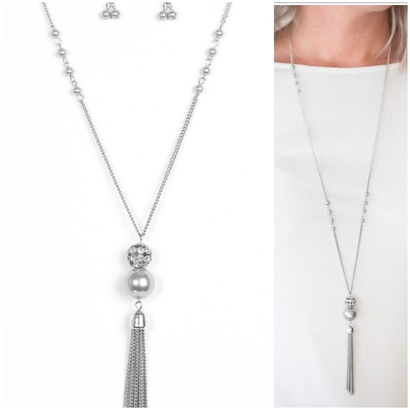 THE ONLY SHOW IN TOWN SILVER NECKLACE /EARRING SET